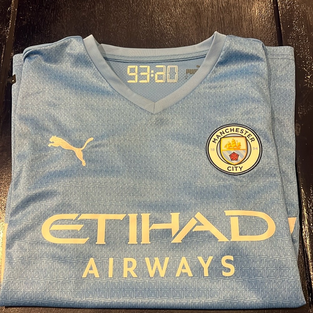 Man city jersey size m
